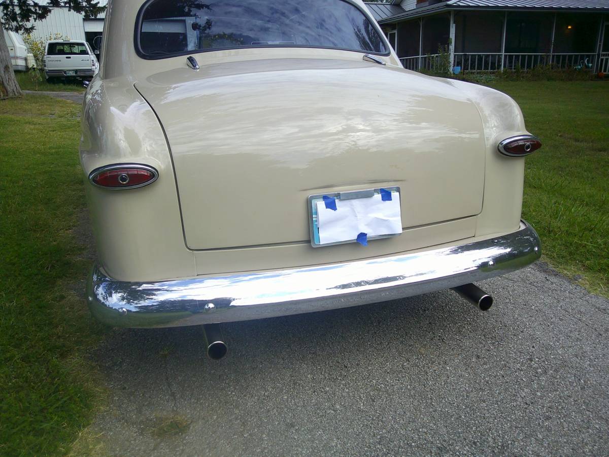Ford-2dr-sedan-1950-brown-2