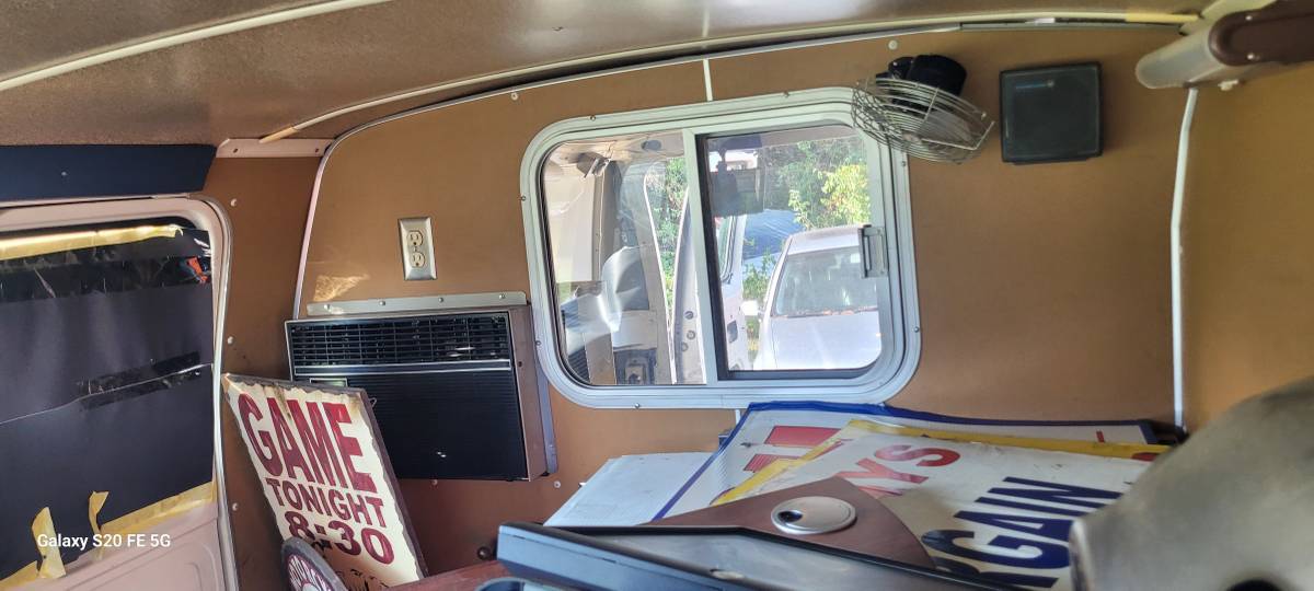 Ford-350-econoline-van-1987-white-8