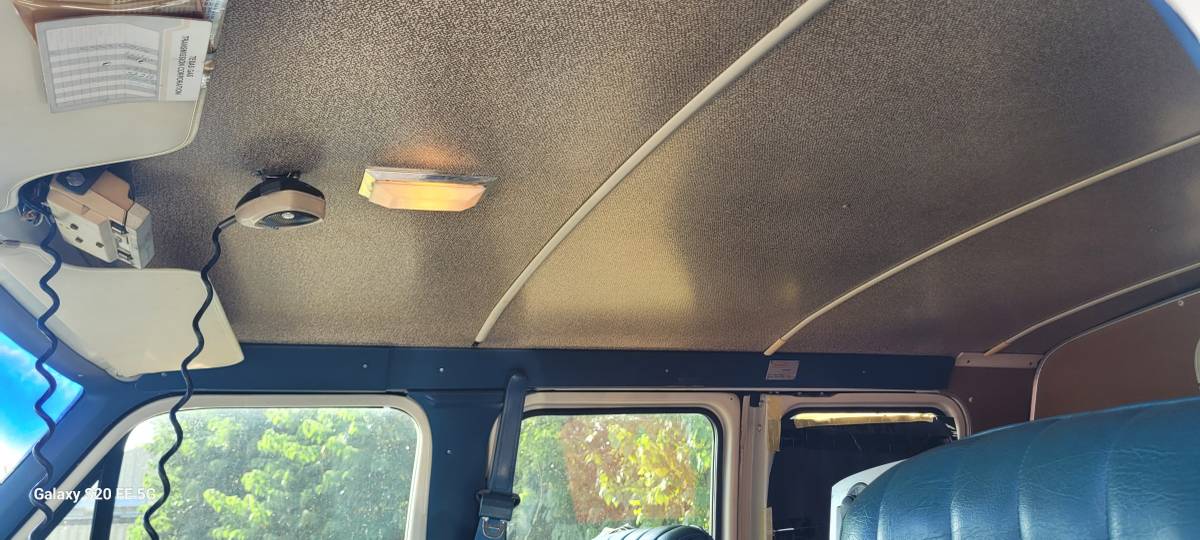 Ford-350-econoline-van-1987-white-9