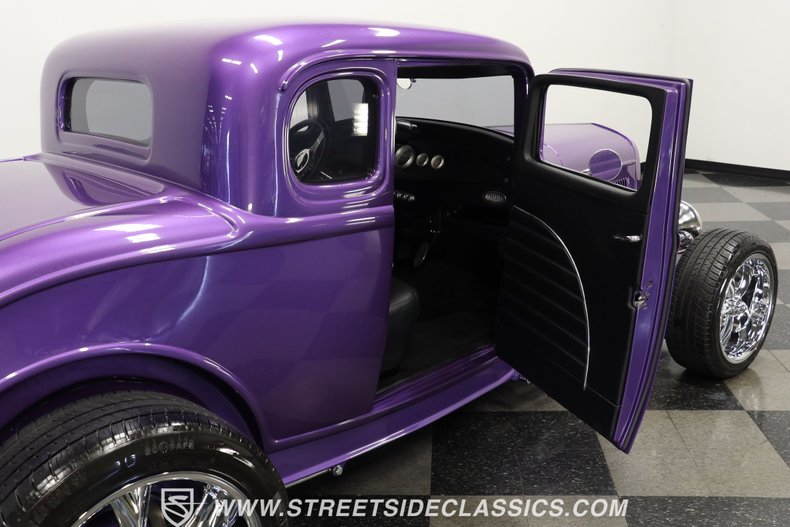 Ford-5-window-1932-Purple-Black-14
