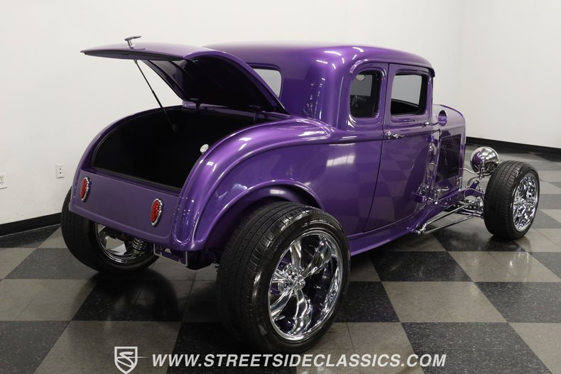 Ford-5-window-1932-Purple-Black-15