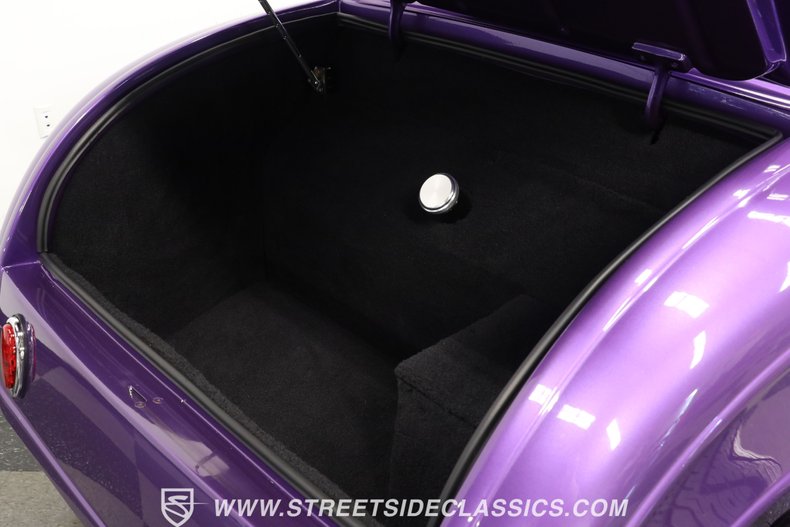 Ford-5-window-1932-Purple-Black-16