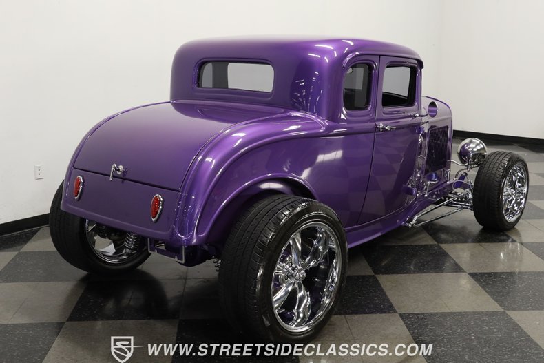 Ford-5-window-1932-Purple-Black-19