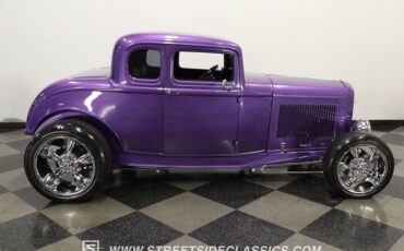 Ford-5-window-1932-Purple-Black-21