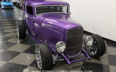 Ford-5-window-1932-Purple-Black-23