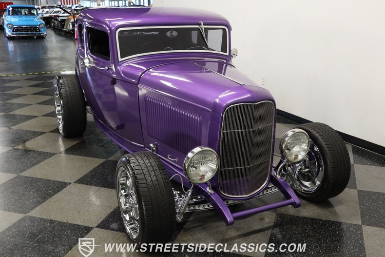 Ford-5-window-1932-Purple-Black-23
