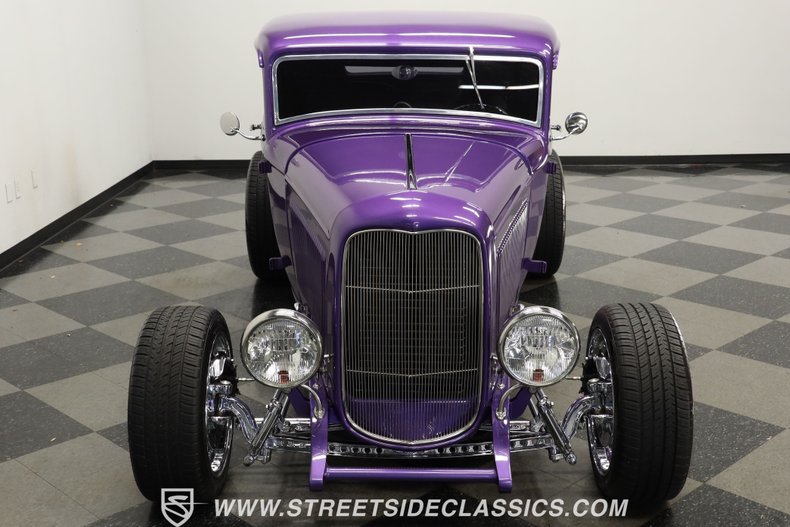 Ford-5-window-1932-Purple-Black-24