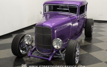 Ford-5-window-1932-Purple-Black-25