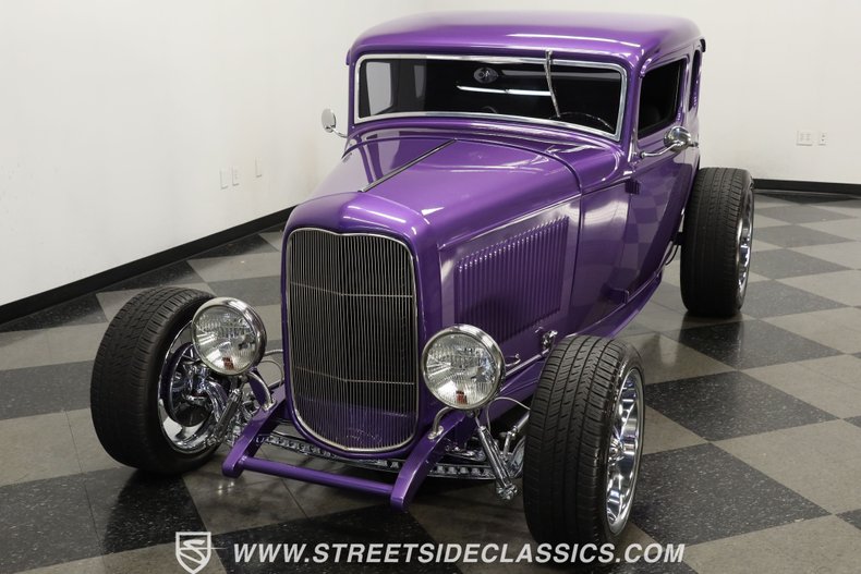 Ford-5-window-1932-Purple-Black-25