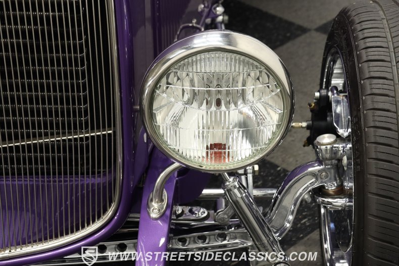 Ford-5-window-1932-Purple-Black-28