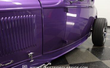 Ford-5-window-1932-Purple-Black-30