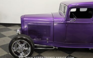 Ford-5-window-1932-Purple-Black-31