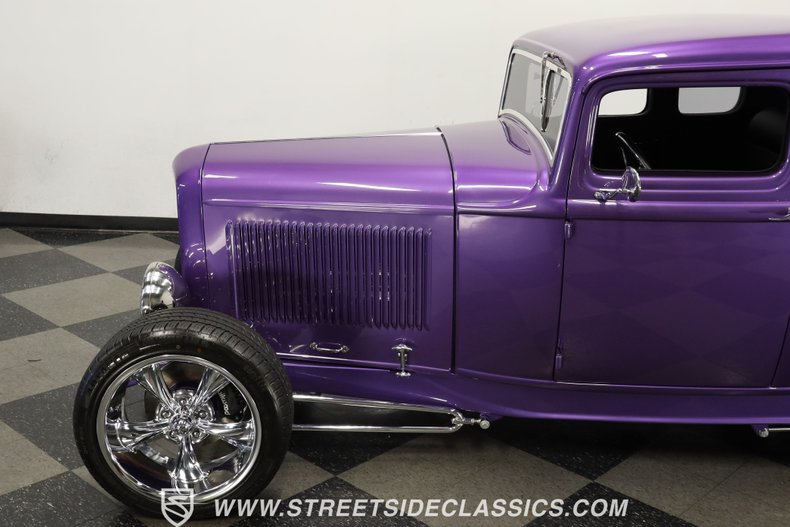 Ford-5-window-1932-Purple-Black-31