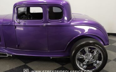 Ford-5-window-1932-Purple-Black-34