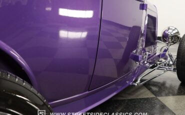 Ford-5-window-1932-Purple-Black-37