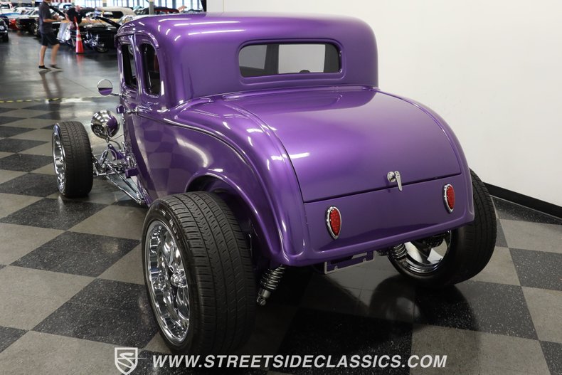 Ford-5-window-1932-Purple-Black-4