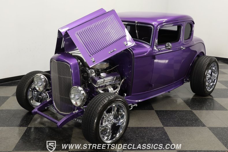 Ford-5-window-1932-Purple-Black-40