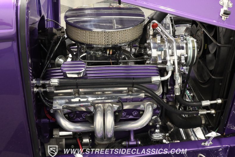 Ford-5-window-1932-Purple-Black-42