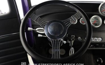 Ford-5-window-1932-Purple-Black-46