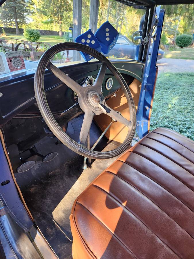 Ford-5-window-coupe-1930-blue-9