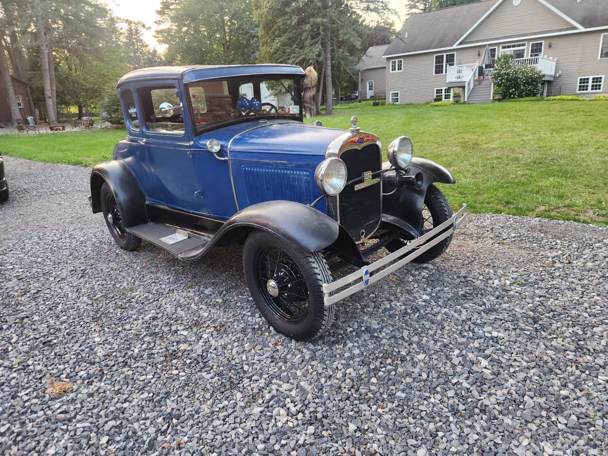 Ford-5-window-coupe-1930-blue