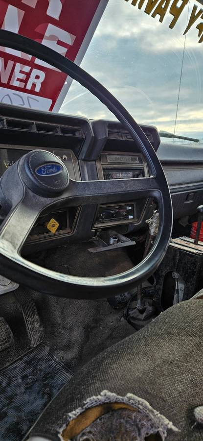 Ford-700-diesel-1987-red-3