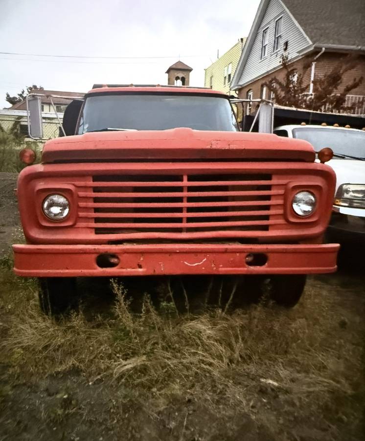 Ford-700-oil-truck-1969-4
