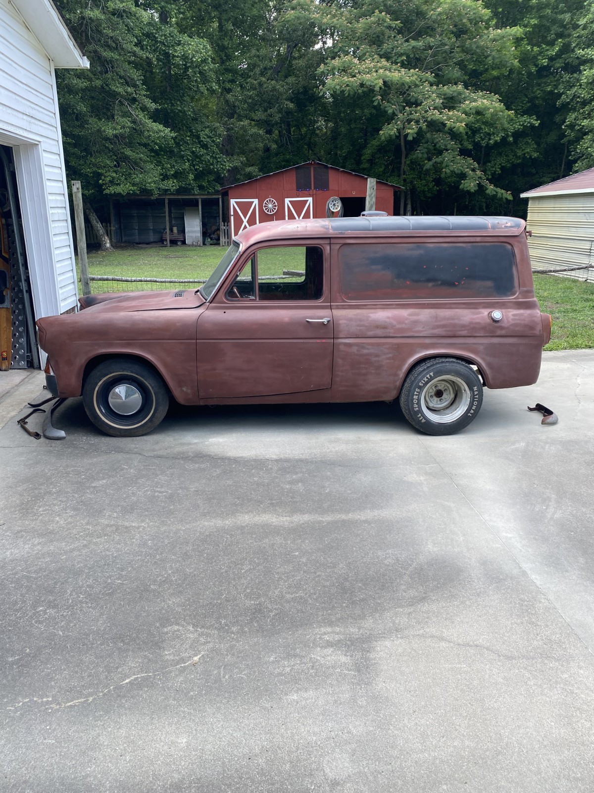 Ford-Anglia-1964-250-Panel-Van