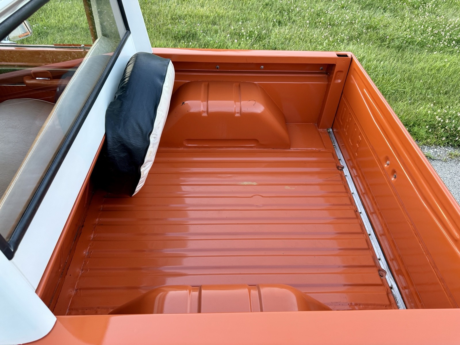 Ford-Bronco-1966-30