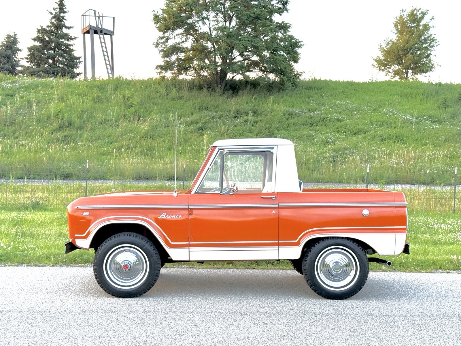Ford-Bronco-1966-35