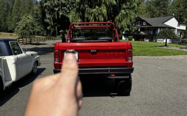 Ford-Bronco-1966-Red-black
