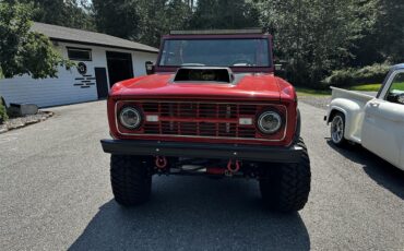 Ford-Bronco-1966-Red-black-4