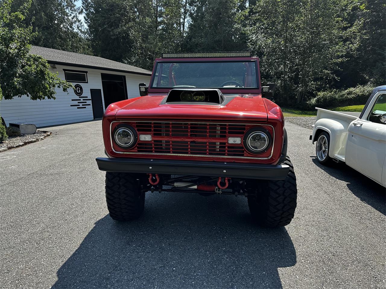 Ford-Bronco-1966-Red-black-4