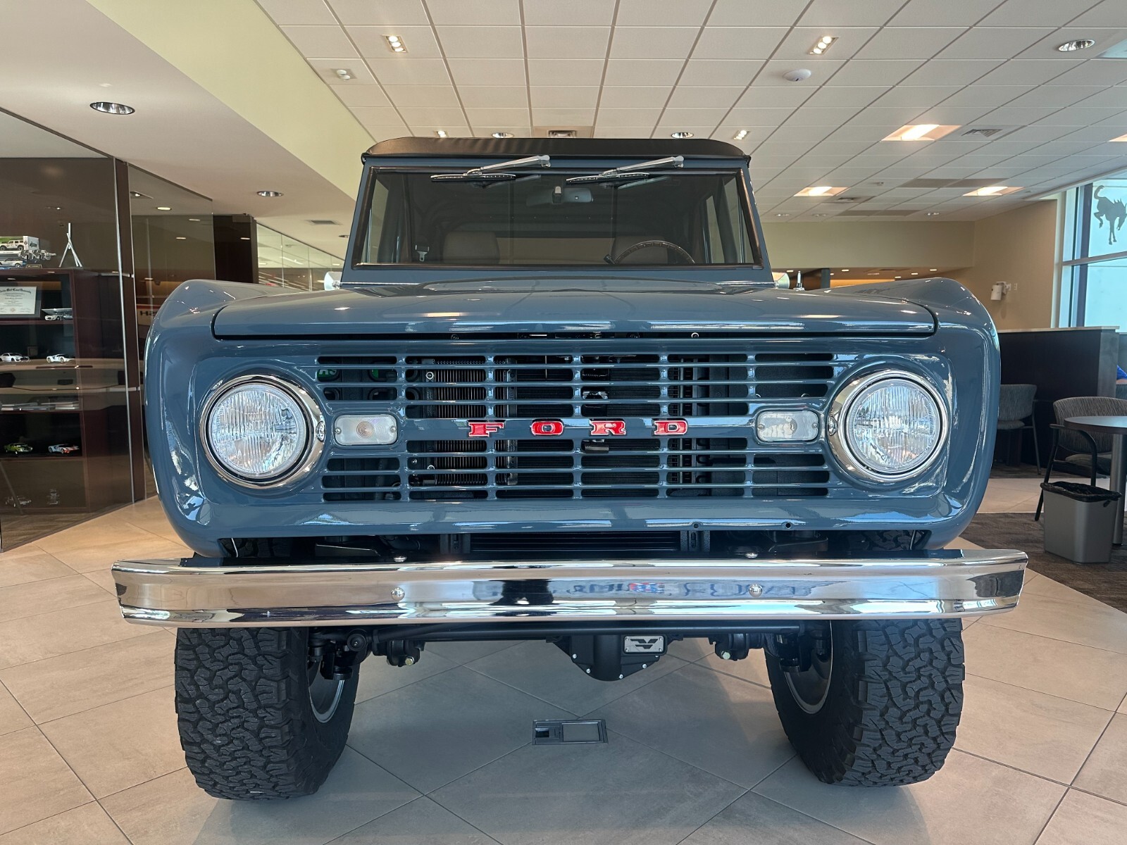 Ford-Bronco-1966-SUV-11