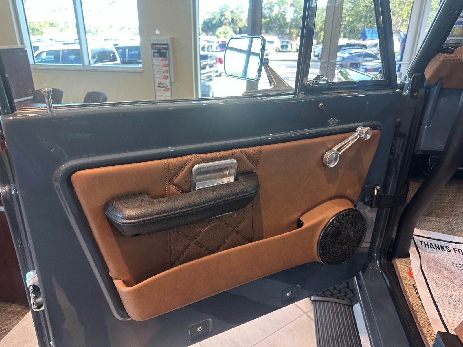 Ford-Bronco-1966-SUV-16