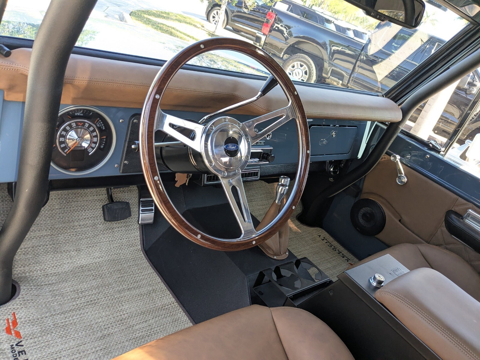 Ford-Bronco-1966-SUV-20