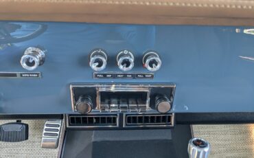 Ford-Bronco-1966-SUV-25