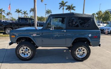 Ford-Bronco-1966-SUV-4