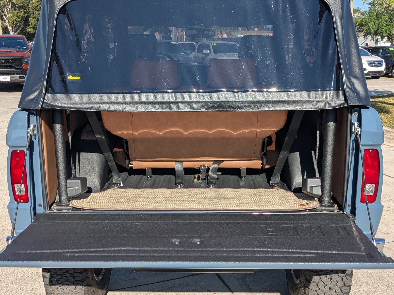 Ford-Bronco-1966-SUV-7
