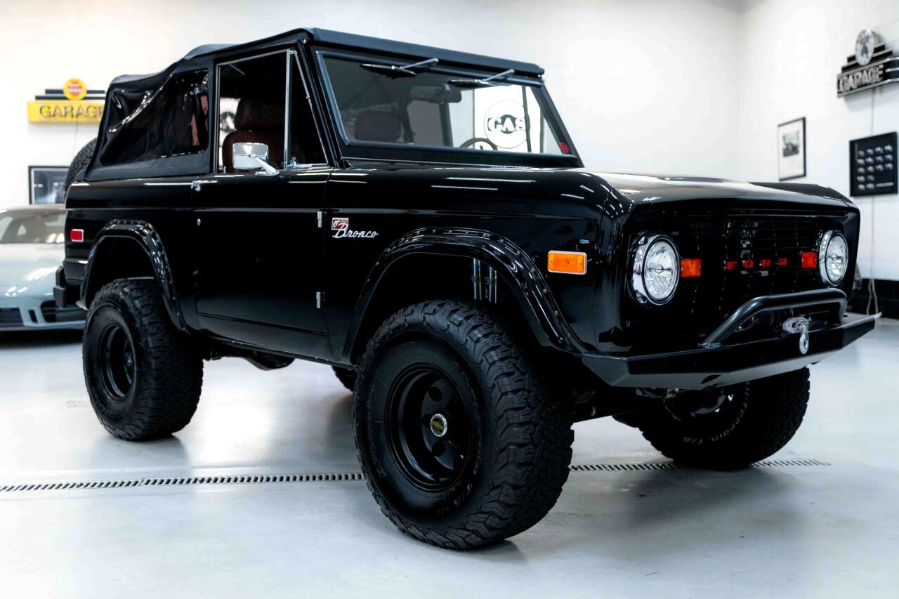 Ford-Bronco-1970-SUV-18