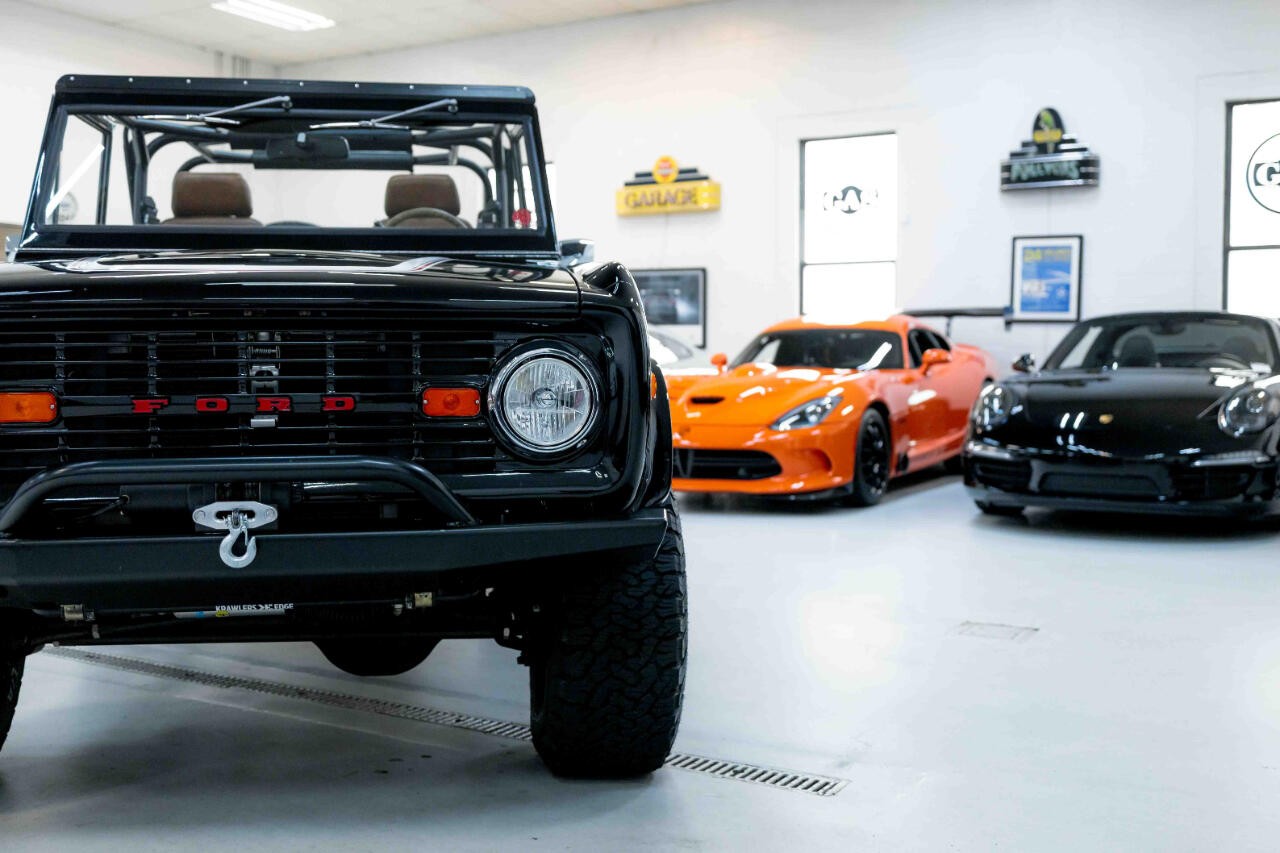 Ford-Bronco-1970-SUV-23