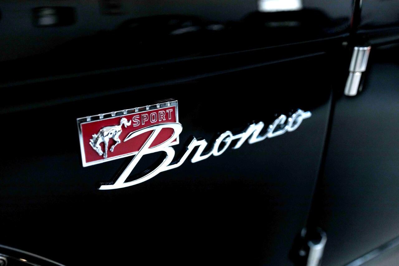 Ford-Bronco-1970-SUV-27