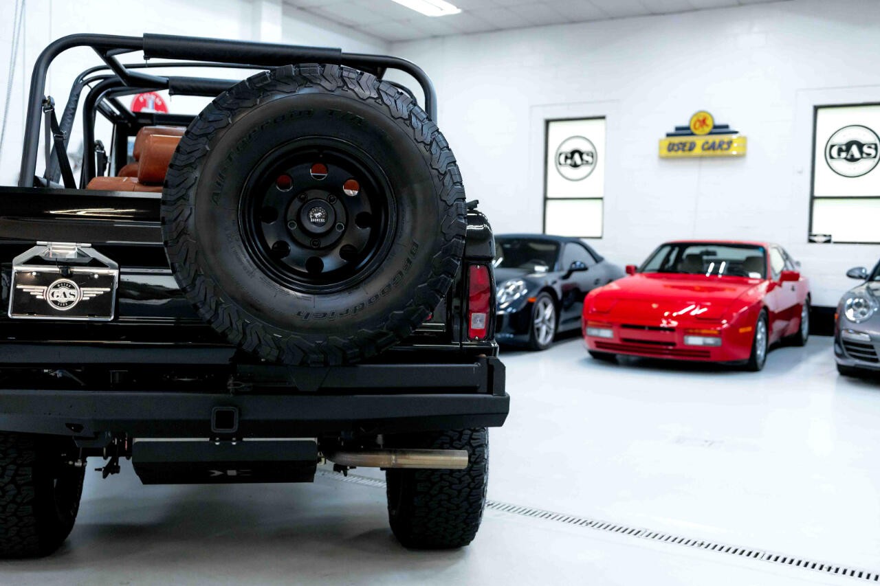 Ford-Bronco-1970-SUV-36