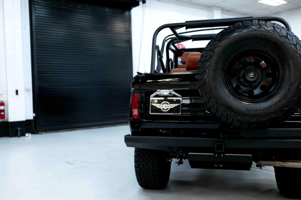 Ford-Bronco-1970-SUV-37