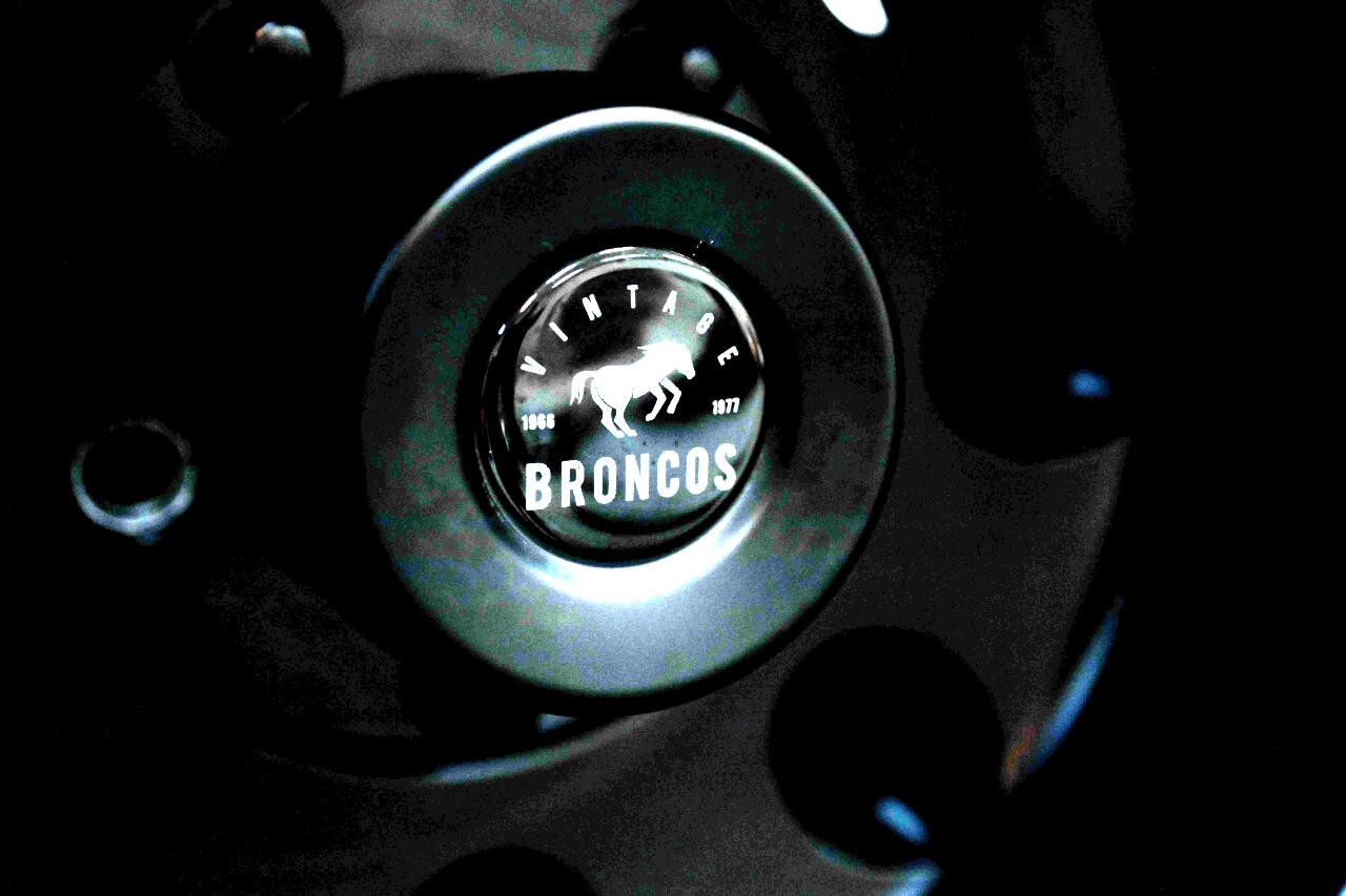 Ford-Bronco-1970-SUV-39