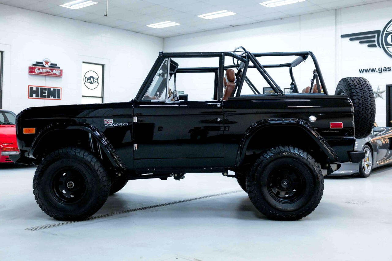 Ford-Bronco-1970-SUV-4