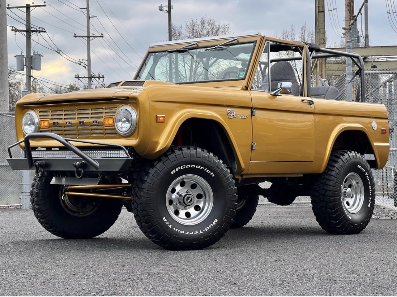 Ford-Bronco-1971-1
