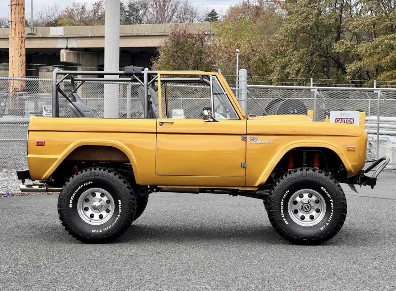 Ford-Bronco-1971-2