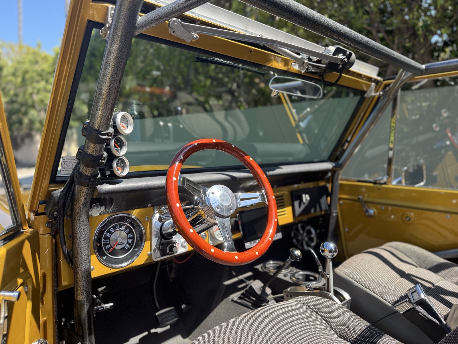 Ford-Bronco-1971-33
