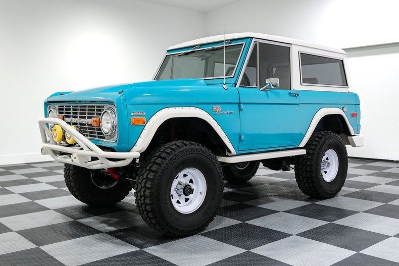 Ford-Bronco-1971-BLUE-White-1